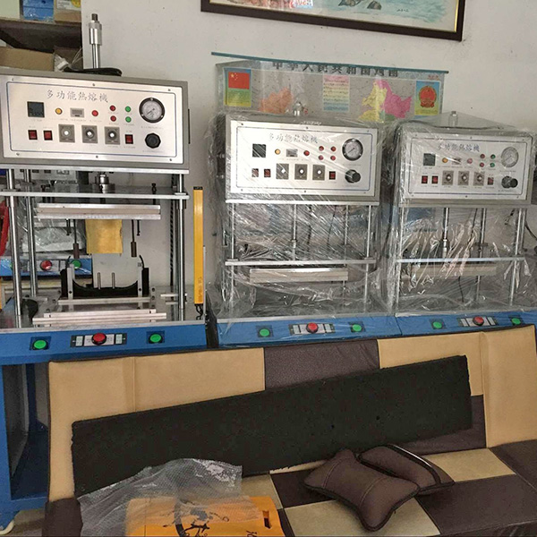 批量四柱型热熔焊接机